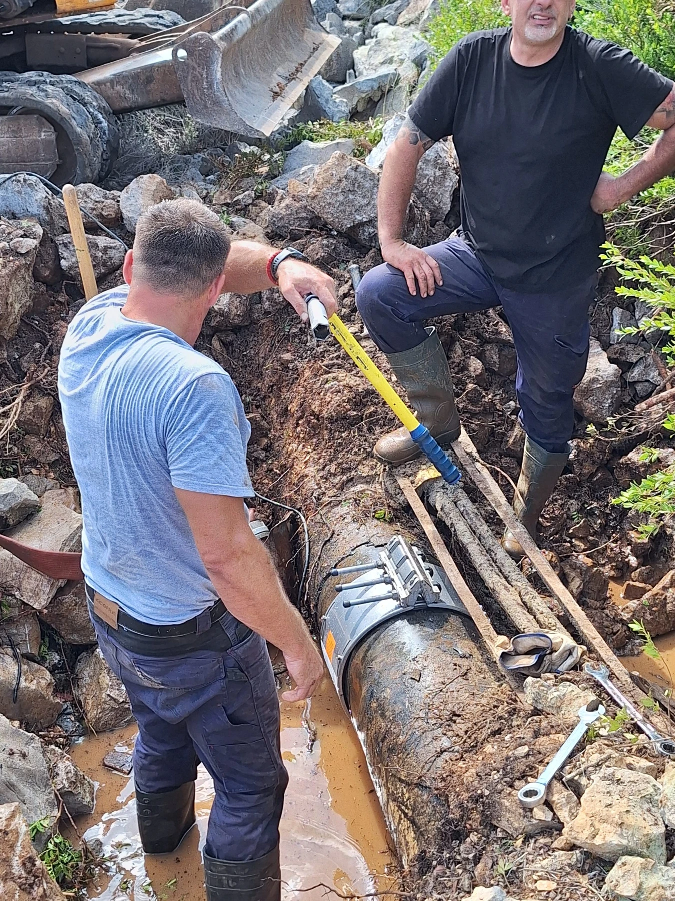 Montaža spojnica i sanacija cjevovoda na terenu — fotografija 8